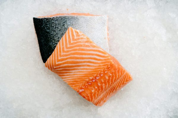 Fresh Norwegian salmon fillets with skin ( cleaned and washed) - Image 2